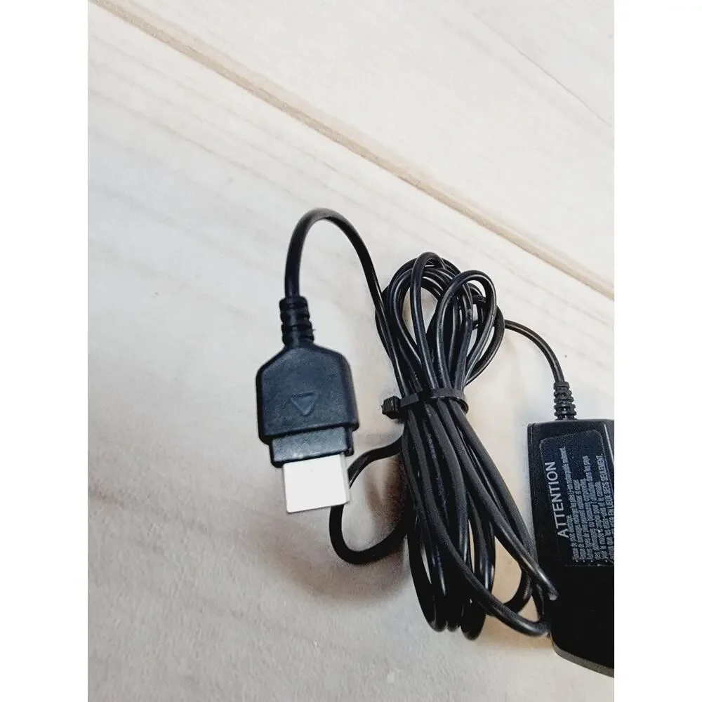 Genuine Samsung ATADM10JBE Power Supply AC Travel Adapter Output DC 5V 0.7A